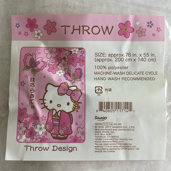 Hello Kitty Blanket Throw - Picture 2 of 4